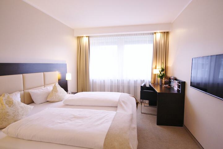 Room 21 of 35