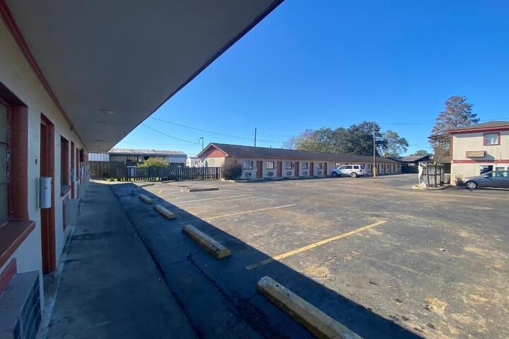 Property Grounds 25 of 33