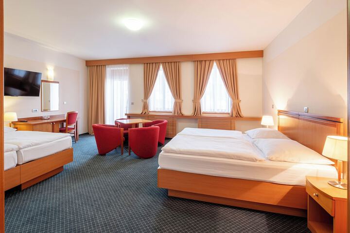 Room 20 of 77