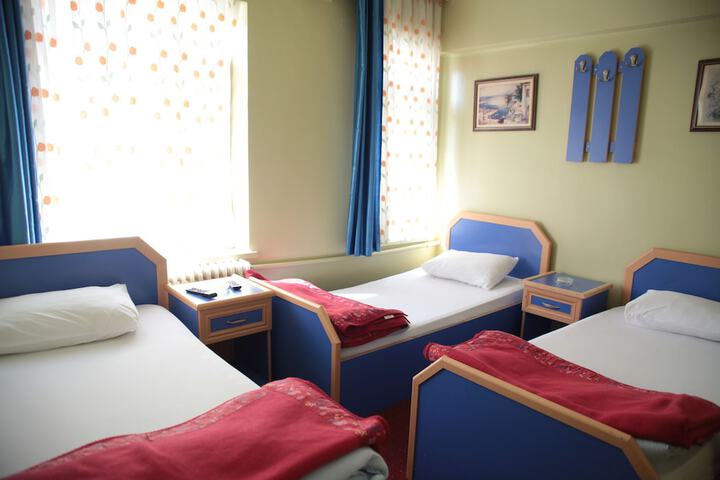 Room 6 of 6
