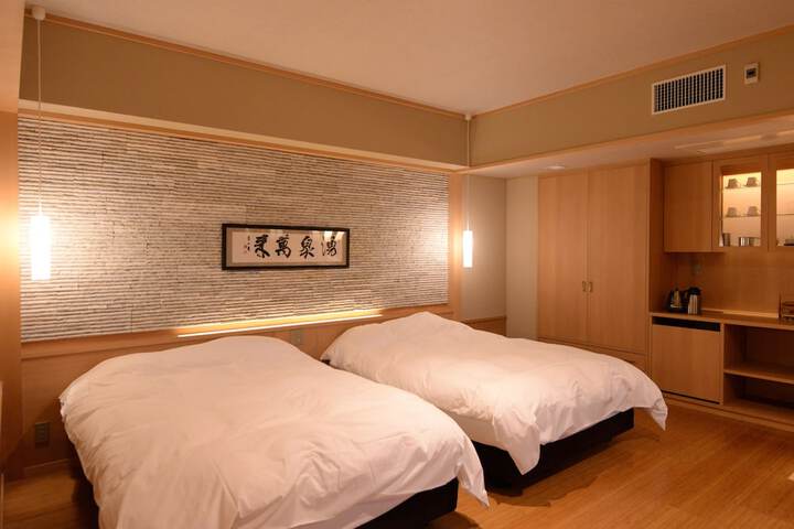 Room 11 of 112