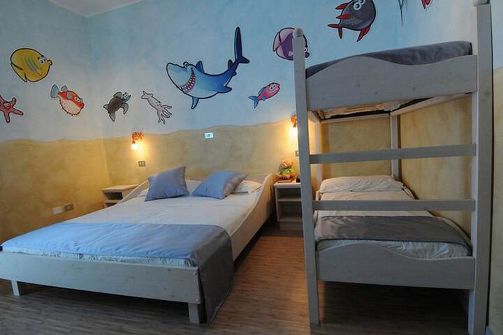 Room 4 of 22