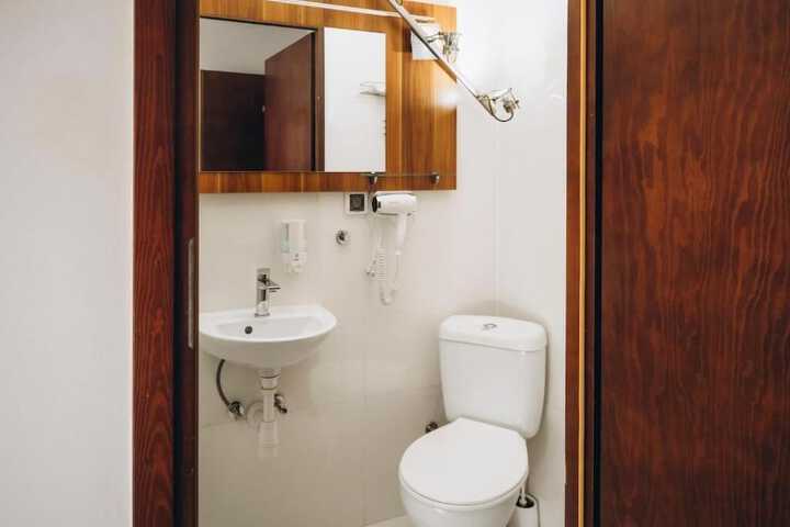 Room 43 of 51