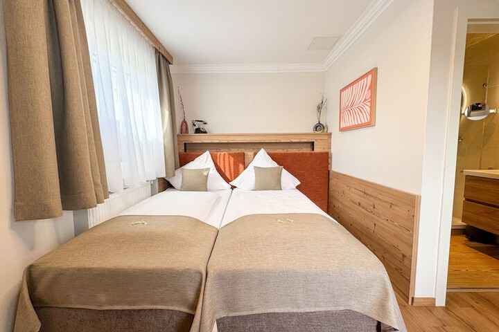 Room 37 of 207