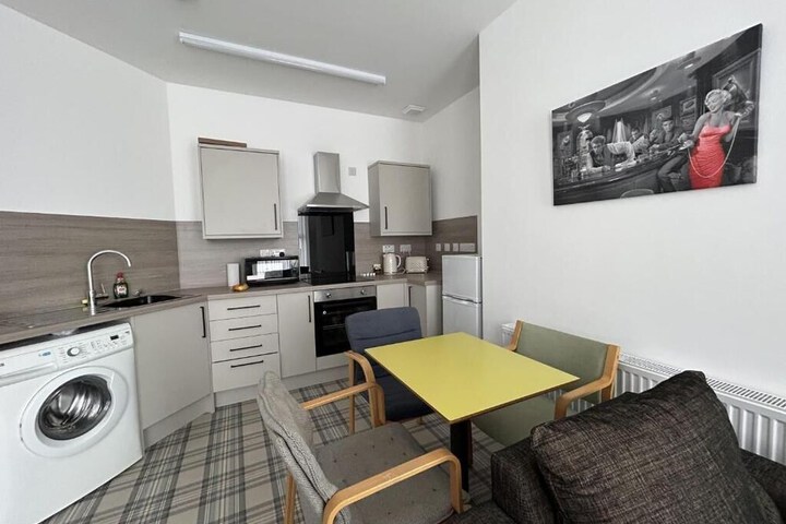 Room 2 of 9