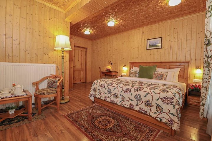 Room 12 of 24