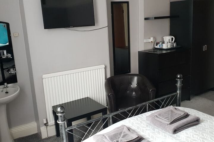 Room 4 of 51
