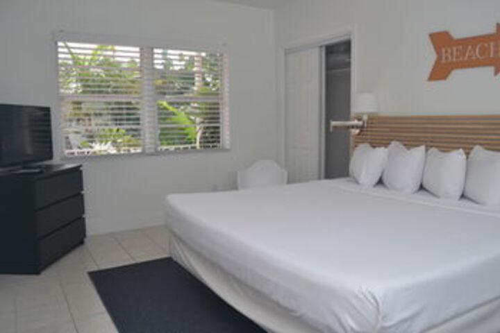 Room 5 of 32