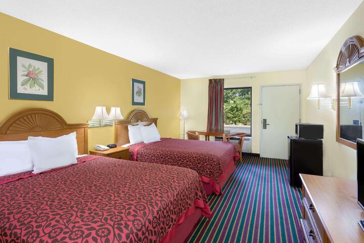 2 Double Beds Mobility Accessible (8 of 8)