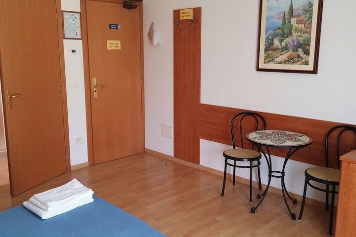 Room 112 of 170