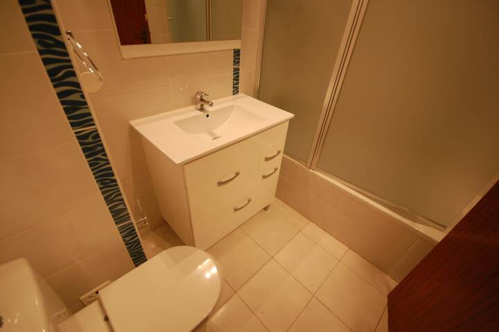 Room 33 of 53