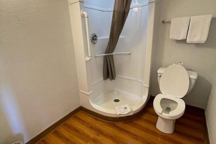 Room 64 of 75
