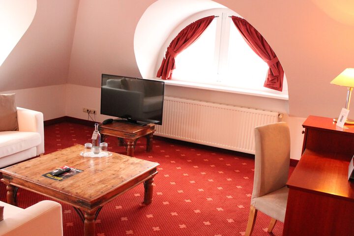 Room 33 of 62
