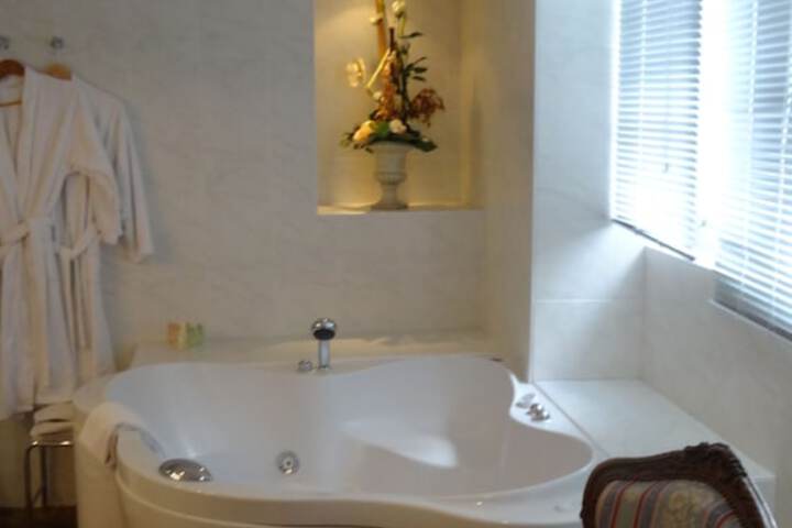 Hot Tub 47 of 59