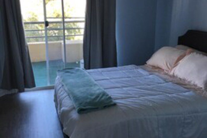 Room 7 of 16