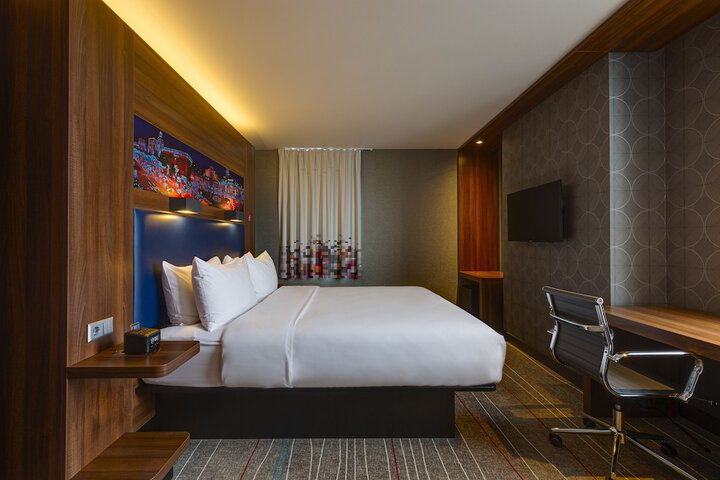 Room 9 of 74