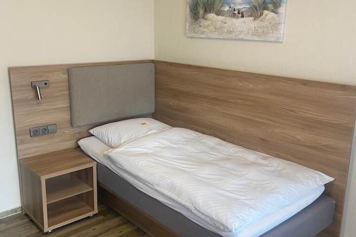 Room 3 of 6