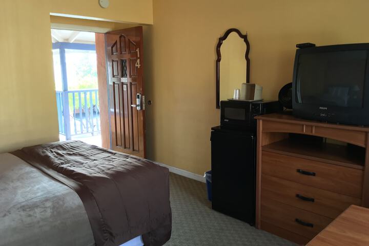 Room 14 of 49