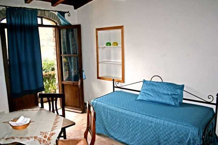 Room 6 of 71