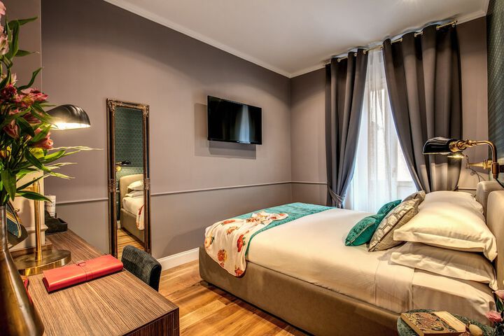 Room 9 of 115