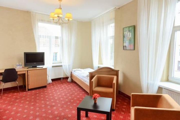 Room 17 of 35