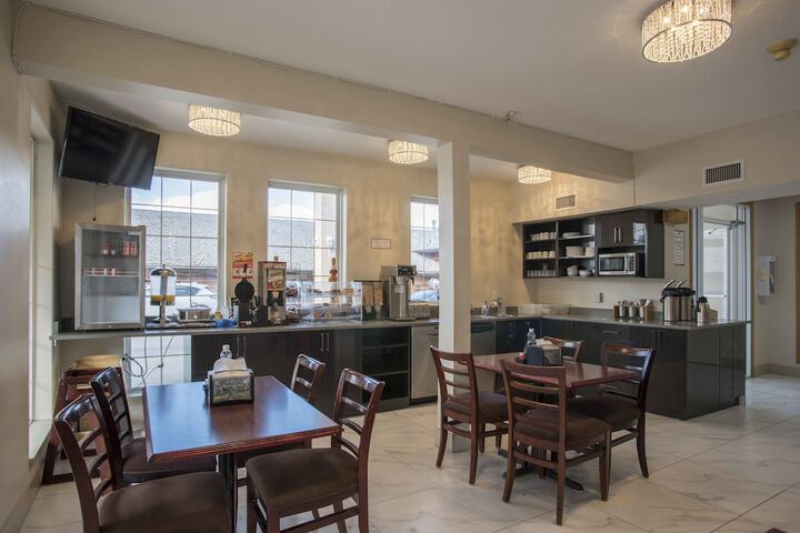 Breakfast/Coffee Service 39 of 43