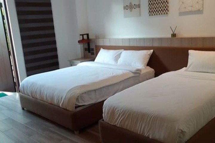 Room 5 of 72