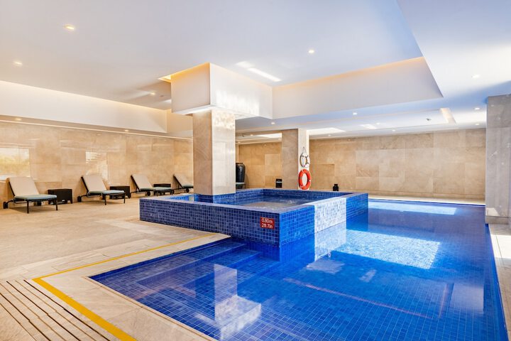 Pool 71 of 178