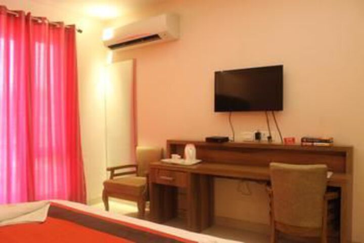 Room 12 of 13