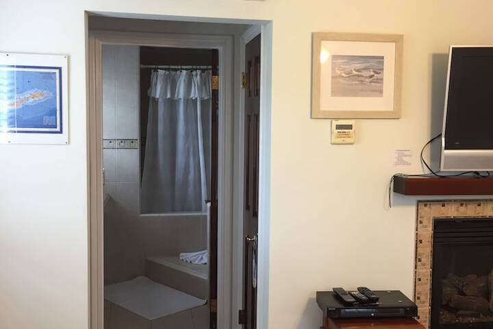 Room 26 of 221
