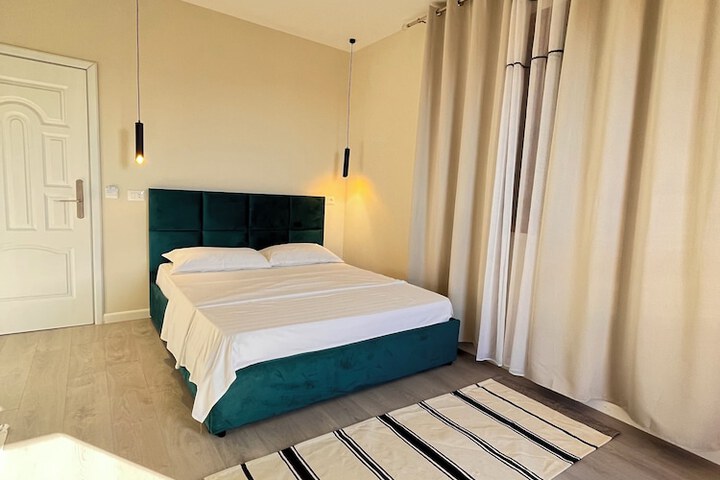 Room 44 of 146