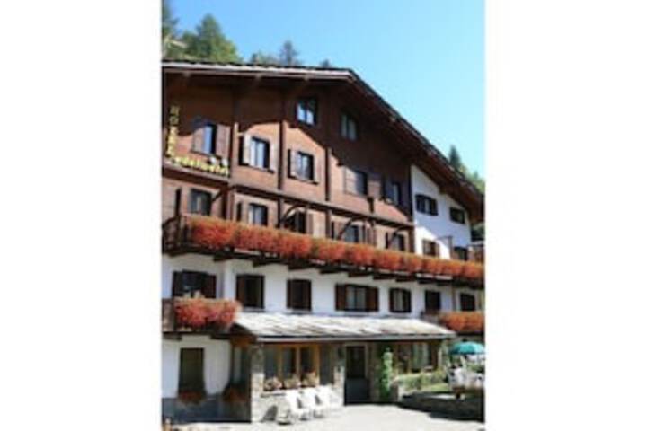 Hotel 15 of 16
