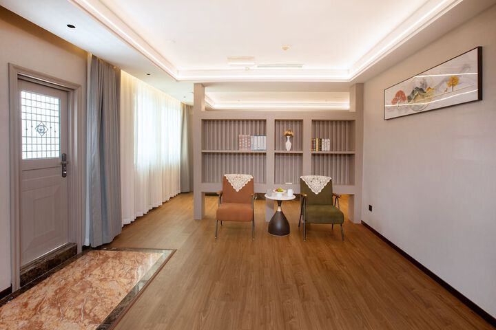 Room 53 of 95