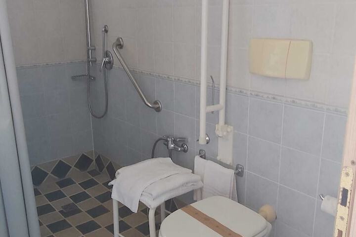 Room 14 of 62