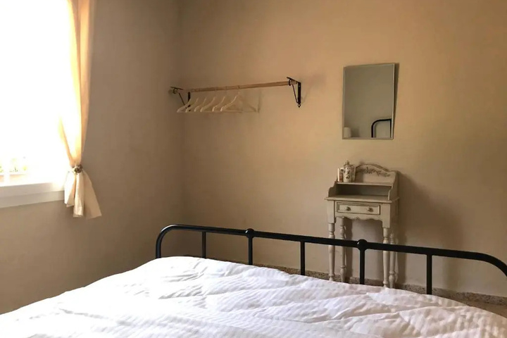 Room 4 of 15
