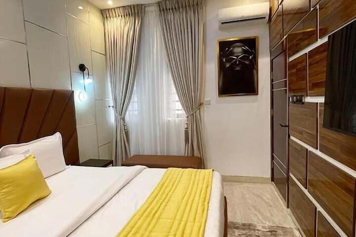 Room 8 of 45