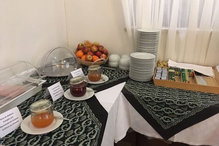 Breakfast/Coffee Service 50 of 83