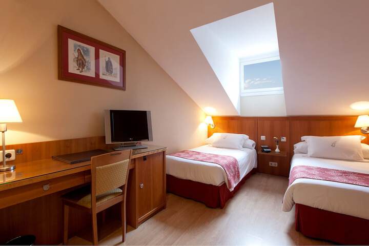 Room 15 of 36