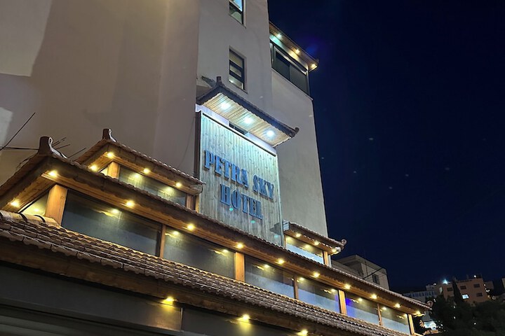 Hotel 64 of 65