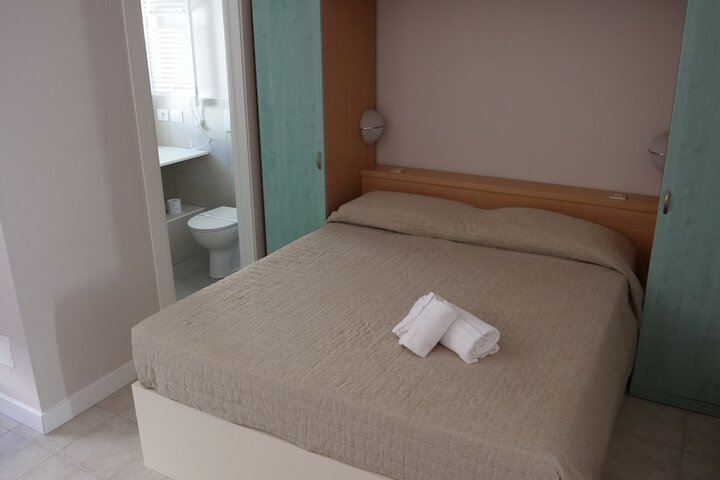 Room 7 of 55