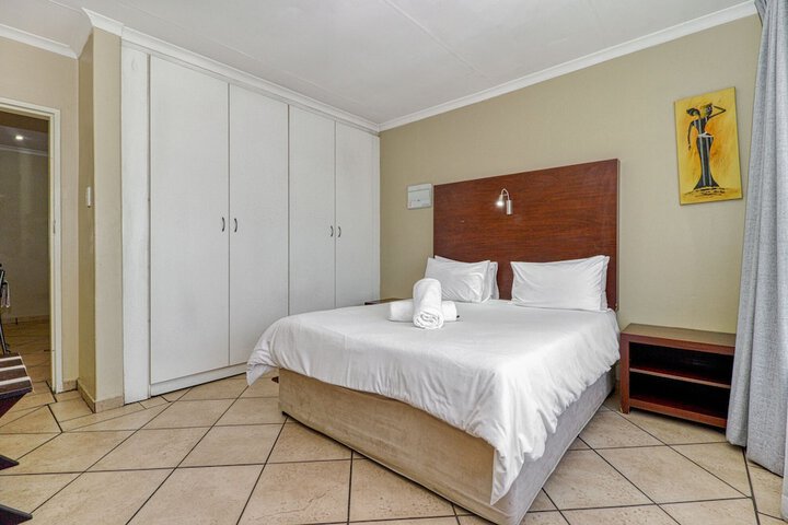 Room 4 of 36