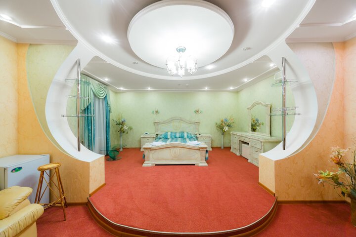 Room 4 of 52