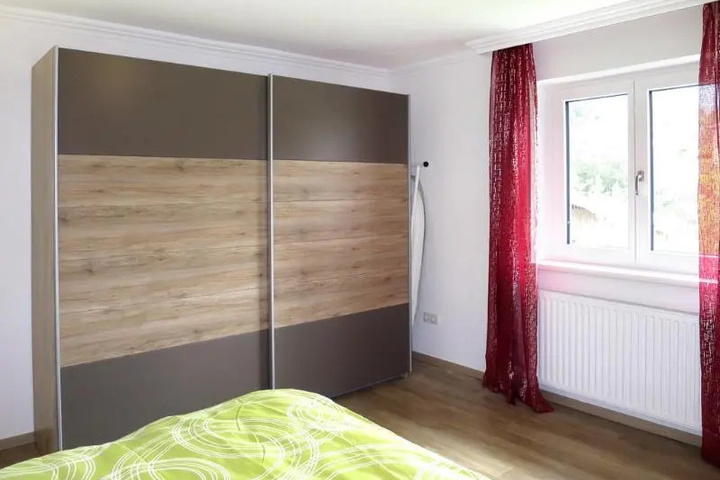 Room 4 of 13