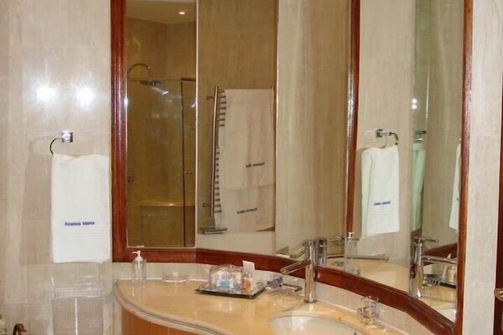 Room 2 of 30