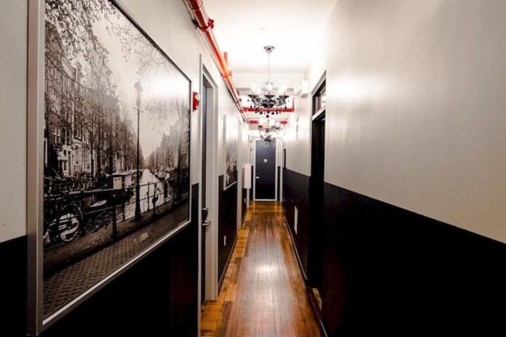 Ballroom/Hall 8 of 10