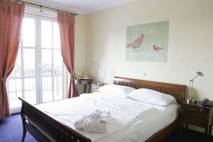 Room 13 of 40