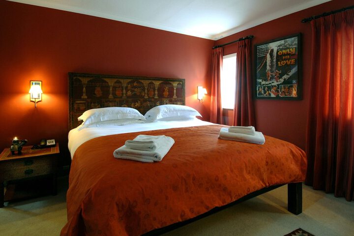 Room 9 of 98