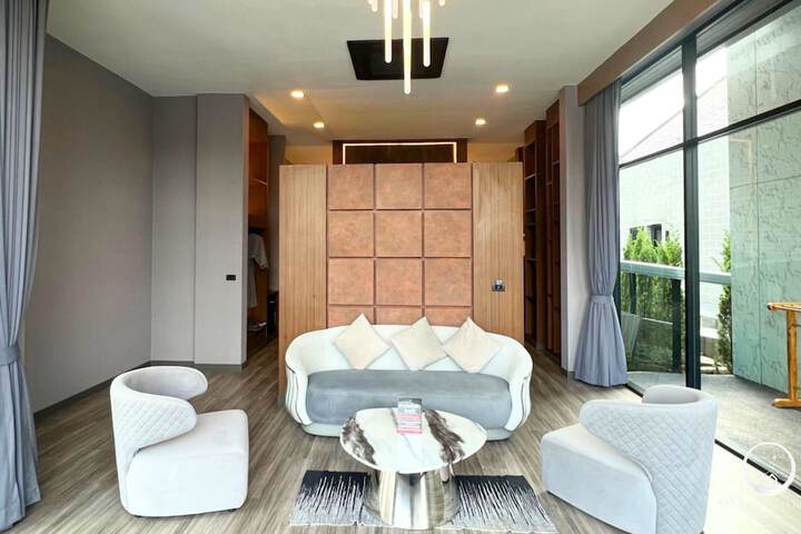 Room 51 of 255