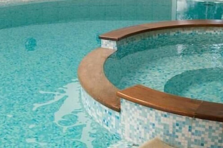 Hotel with Pool