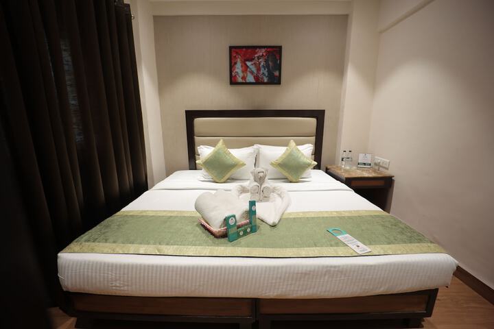 Room 9 of 34